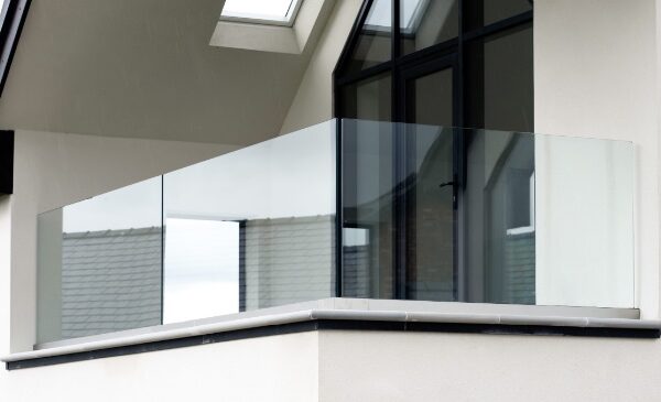 Frameless Glass Balustrade Fitters Bridge of Allan, Stirling