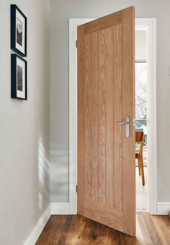 We supply and fit all types of internal doors and offer a full fitting service for oak doors, glass doors and all types of internal doors.